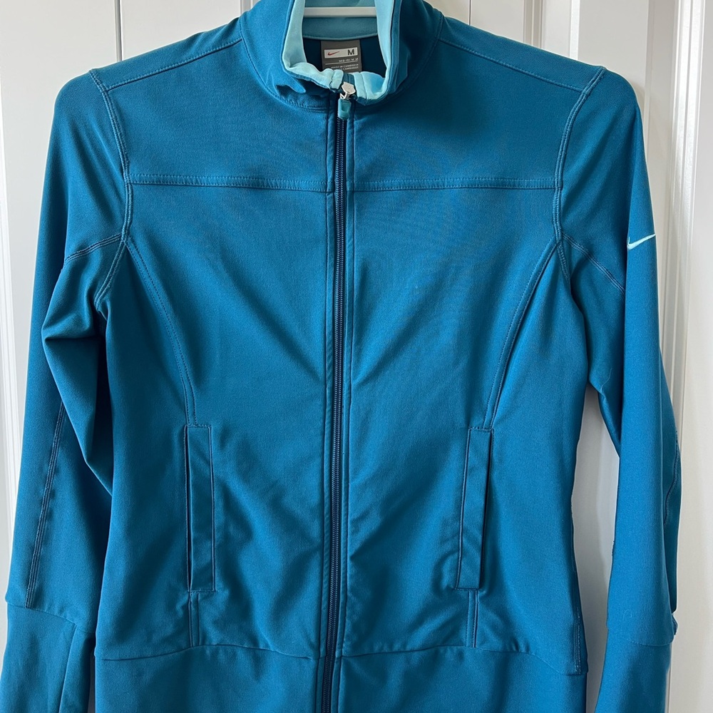 Nike Blue Ski Jacket with Mock Neck and Tailored Fit